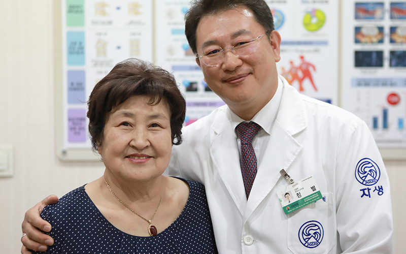 나중소 장군 손녀 나영자님과 정벌 병원장 모습