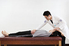 광화문자생한방병원 허리치료법 도인운동요법-도인운동요법 치료방법 썸네일 이미지 입니다.